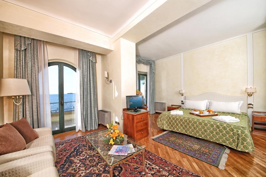 Hotel Villa Capri Gardone Riviera Quarto foto