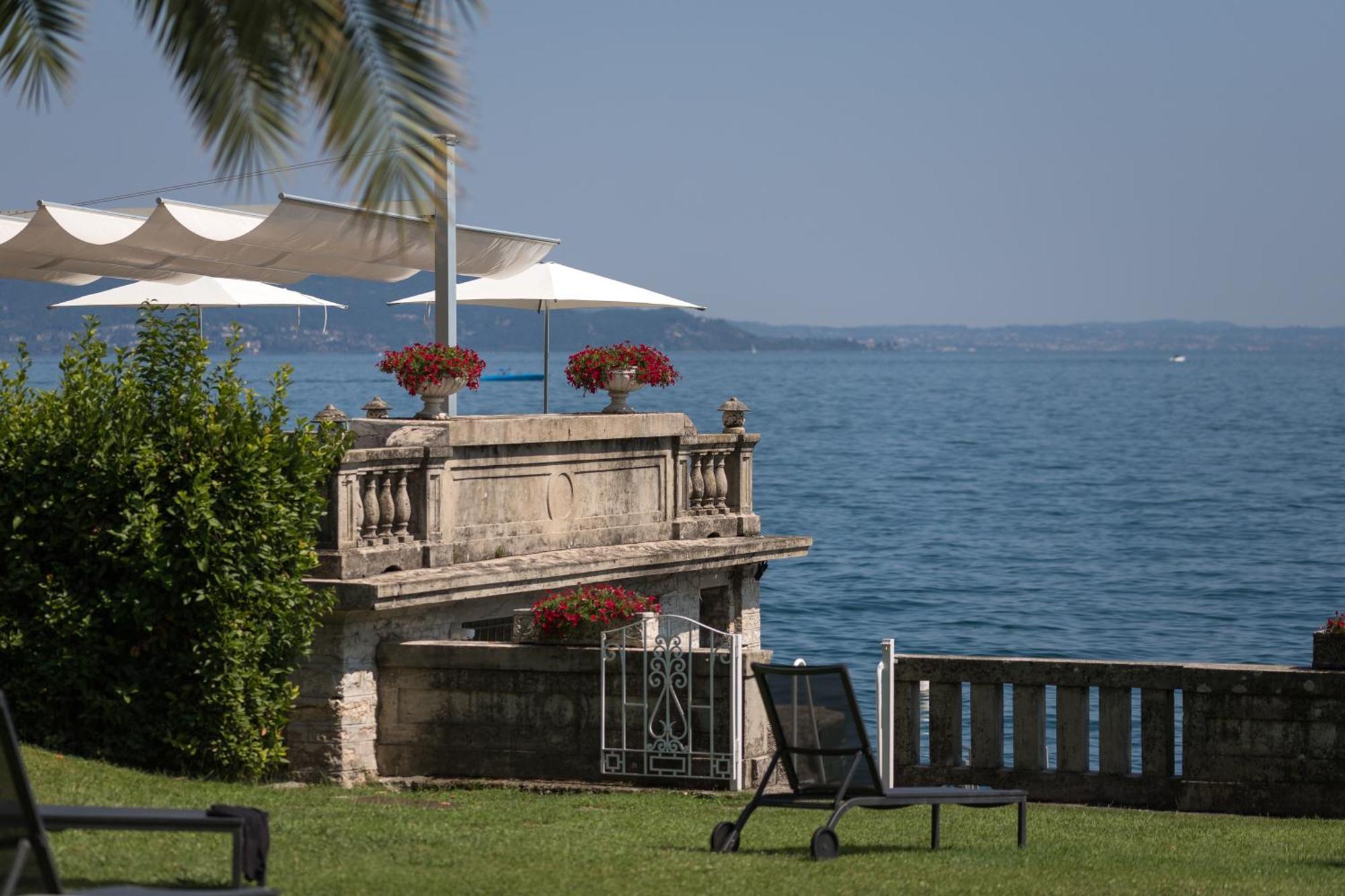 Hotel Villa Capri Gardone Riviera Exterior foto